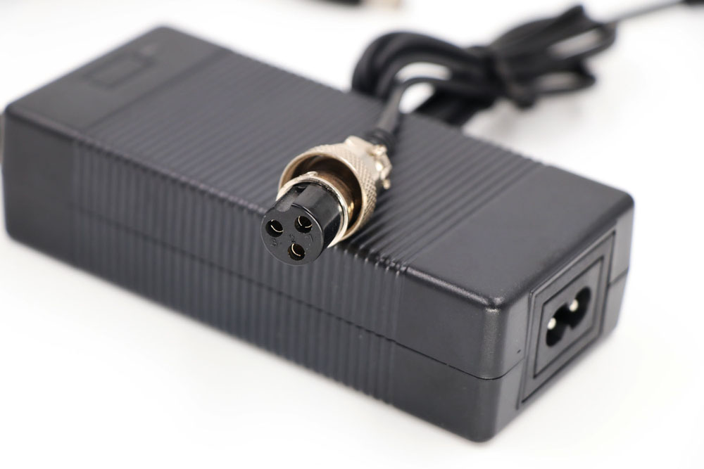 LED电源适配器在强烈市场中怎样存活？