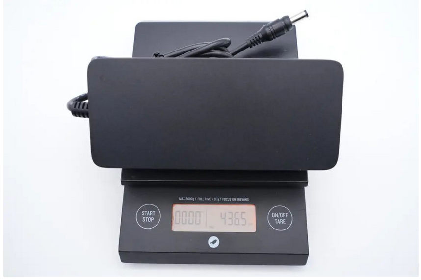 电动自行车进入氮化镓时代，拆解尊龙凯时168W氮化镓锂电池充电器 