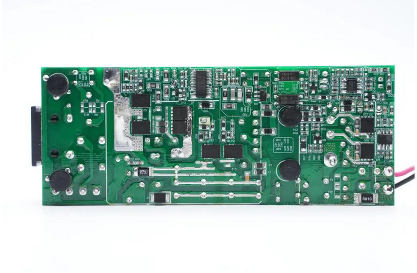 电动自行车进入氮化镓时代，拆解尊龙凯时168W氮化镓锂电池充电器 