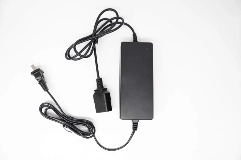 尊龙凯时推出电动自行车新国标充电器，支持三防、全协议、全电压