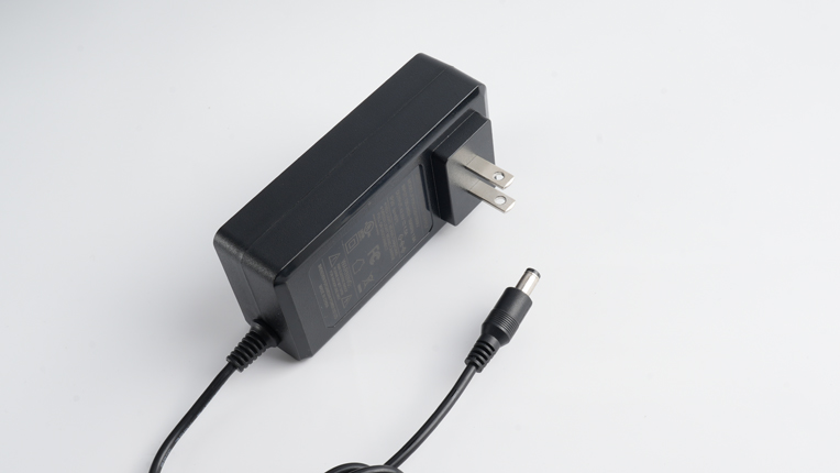 尊龙凯时电动轮椅充电器